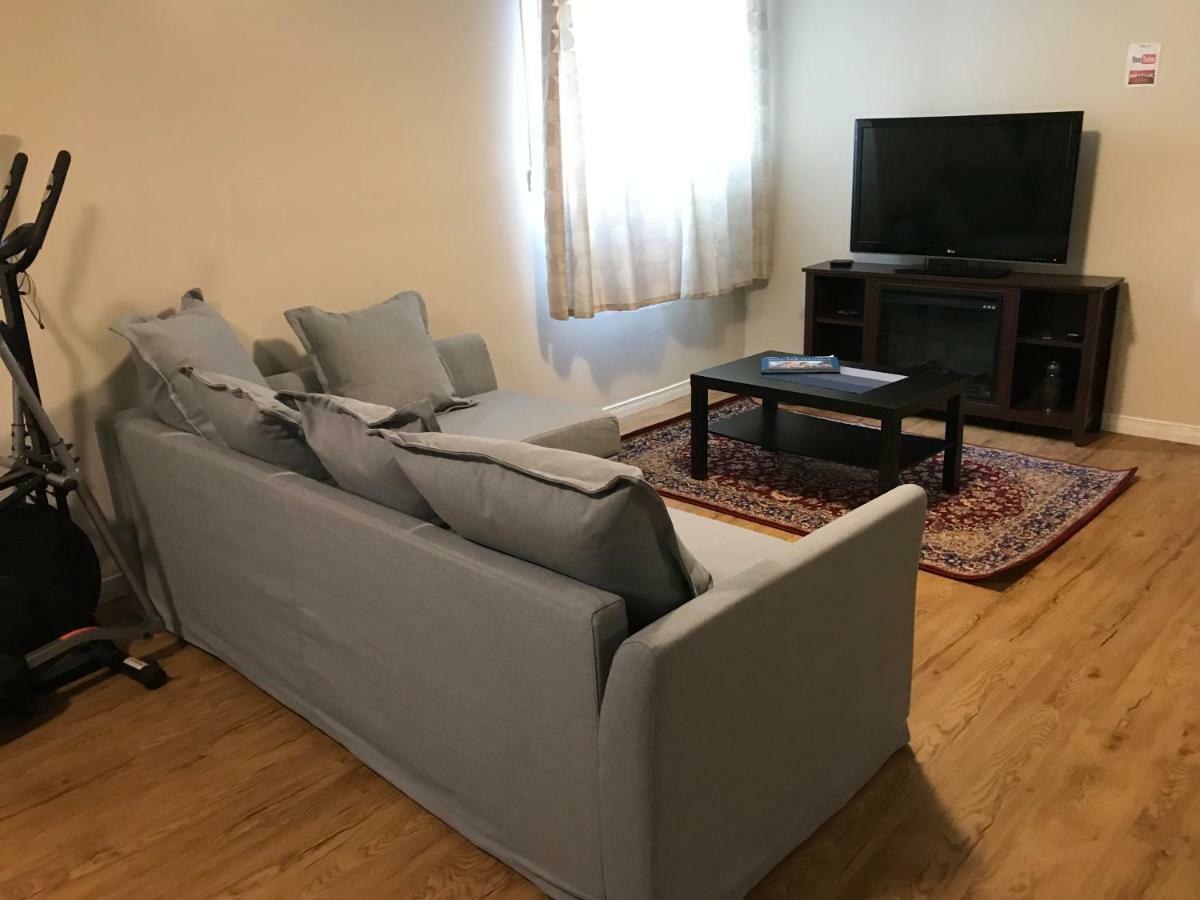 Self Check-In Spacious Apartment With Full Kitchen Οττάβα Εξωτερικό φωτογραφία